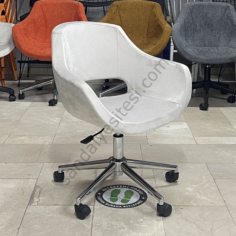 Store Krom Ayaklı Çalışma Koltuğu Krem