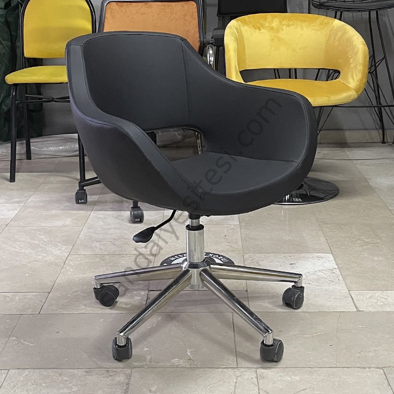 Store Krom Ayaklı Çalışma Koltuğu SİYAH DERİ